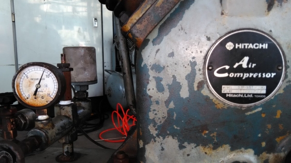 **ขายถูกๆ ปั้มลมมือสองจากญี่ปุ่น** HITACHI-BEBICON 5 แรง  ทดสอบเรียบร้อย ทุกระบบทำงานได้ดีมากๆ นิ่งๆเงียบๆพร้อมใช้งานครับ