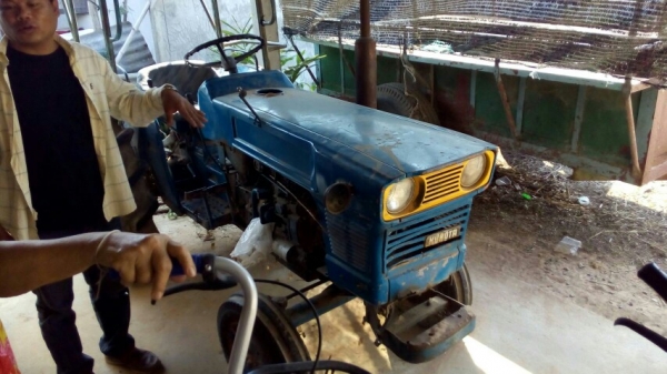 ขายรถไถนานั้งขับรถก่อนจอดใช้งานปกติตอนนี้ปั้มน้ำมันเครื่องหาย