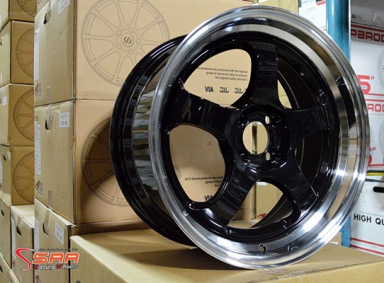 S1R ขอบ17 หน้า8 หลัง9 นิ้ว สีดำ วงละ 4,000 บาท S1R ขอบ17 หน้า8 หลัง9 นิ้ว สีดำ วงละ 4,000 บาท
