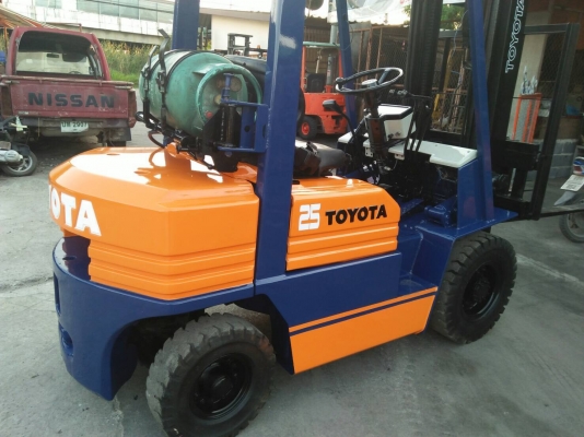 โตโยน้า รุ่น 5 เบนซินเกียออโต้ 2.5 ตันเ