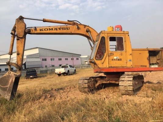 ขาย 325,000 KOMATSU pc 100-2 เก่านอก เครื่องดี ปั้มแรง โช่หนา เอวแน่น.  รถอยู่  ร้อยเอ็ด 090-772-3710 090-772-3708