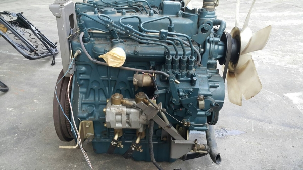 ขาย เครื่องยนต์ KUBOTA 4สูบ รุ่น V1505 มือสองญี่ปุ่นแท้