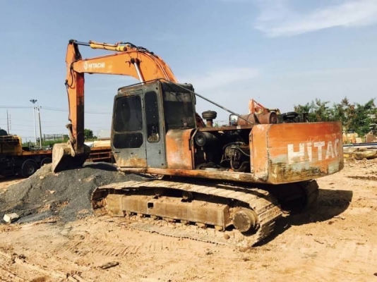 ขาย 395,000 HITACHI EX 200-1 เครื่องดี ปั้ม K3V  แรงเอวดี ช่วงล่างเต็ม รถพร้อมใช้งาน