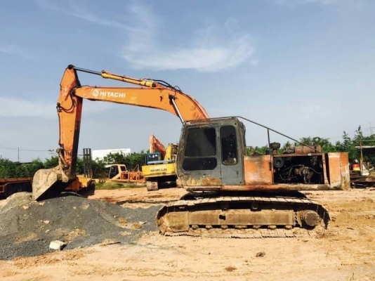 ขาย 395,000 HITACHI EX 200-1 เครื่องดี ปั้ม K3V  แรงเอวดี ช่วงล่างเต็ม รถพร้อมใช้งาน