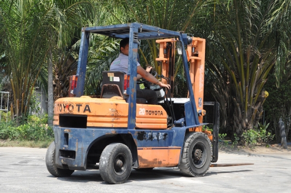ขายFORKLIFT TOTOTA รุ่น5FG20(2ตัน) สวยสีเดิมจากญี่ปุ่น100\% ยังไม่เคยใช้ในไทย 148,000เท่านั้น!!