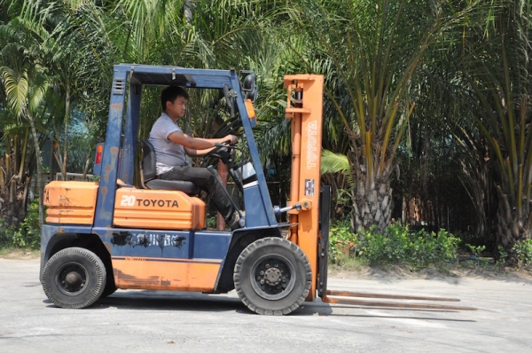ขายFORKLIFT TOTOTA รุ่น5FG20(2ตัน) สวยสีเดิมจากญี่ปุ่น100\% ยังไม่เคยใช้ในไทย 148,000เท่านั้น!!