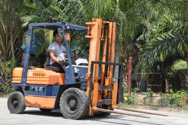 ขายFORKLIFT TOTOTA รุ่น5FG20(2ตัน) สวยสีเดิมจากญี่ปุ่น100\% ยังไม่เคยใช้ในไทย 148,000เท่านั้น!!