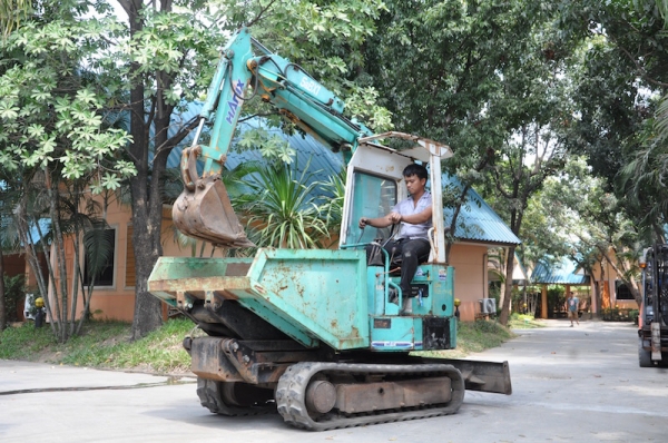 ขายแบคโฮMITSUBISHI HANIX PC30ดั้มเปอร์มาจากโรงงาน(ปั้มนิ้ว)ครบๆ สวยเดิมจากญี่ปุ่น ทำงานสมบูรณ์ทุกระบบ รับรองไม่ผิดหวัง 235,000 เท่านั้น!!