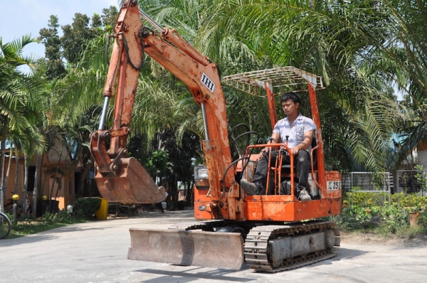 ลดกระหน่ำ!!ขายแบคโฮ IHI IS25 เดิมจากญี่ปุ่น ทำงานสมบูรณ์ทุกระบบ รับรองไม่ผิดหวัง 135,000 เท่านั้น!!