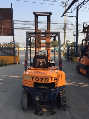 TOYOTA 5FD20 รถยกขนาด2ตัน เครื่องดีเซล เสาสูง5เมตร สนใจติดต่อ083-062-0223(ปอน) TOYOTA 5FD20 รถยกขนาด2ตัน เครื่องดีเซล เสาสูง5เมตร สนใจติดต่อ083-062-0223(ปอน)