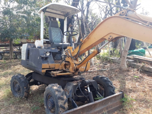 KOMATSU PW30-1 สองเพลา 195,000 บาท เครื่องดี ปั้มแรง สภาพพร้อมใช้งาน เอกสารชื่อขาย