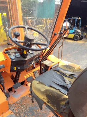 TOYOTA 2FD115 รถยกขนาด11.5ตัน เครื่องดีเซล เสาสูง4.5 สนใจติดตอ 083-062-0223(ปอน)