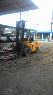 ขายโฟล์คลิฟท์ 3 ตัน ดีเซล ยกได้สูง 4 เมตร  เยว  พร้อมใช้  ติดต่อวัลลพ  081-7555888