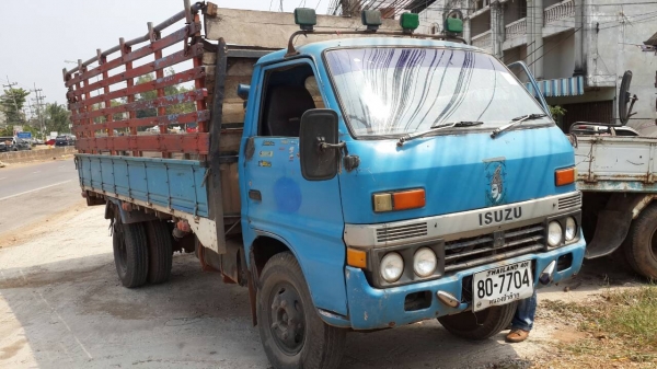 ขายด่วน6ล้อ ISUZU TL 100 แรง เครื่องดี เกียร์ดี คัชชี่สวย ยางพร้อมใช้ทั้ง6เส้น เอกสารเล่มทะเบียน