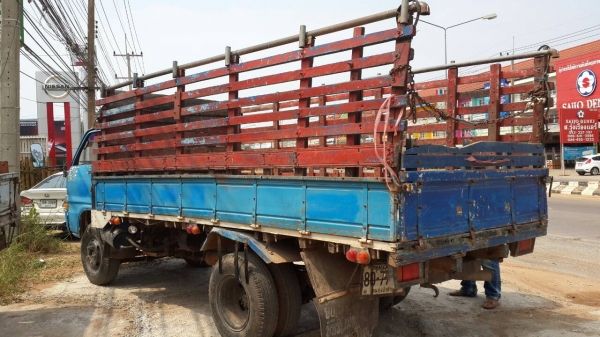 ขายด่วน6ล้อ ISUZU TL 100 แรง เครื่องดี เกียร์ดี คัชชี่สวย ยางพร้อมใช้ทั้ง6เส้น เอกสารเล่มทะเบียน