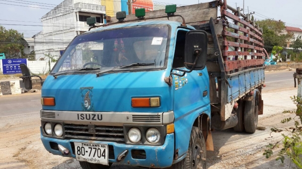 ขายด่วน6ล้อ ISUZU TL 100 แรง เครื่องดี เกียร์ดี คัชชี่สวย ยางพร้อมใช้ทั้ง6เส้น เอกสารเล่มทะเบียน