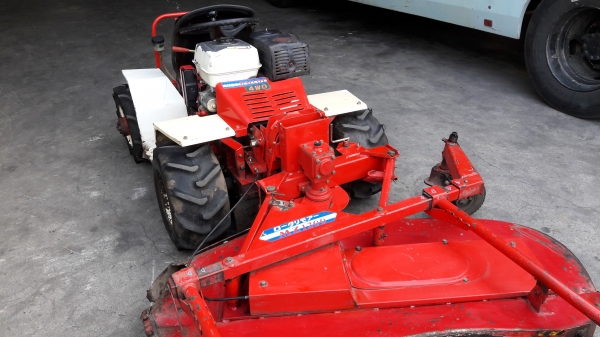 รถตัดหญ้านั่งขับ BM13H 4wd นำเข้าจากญี่ปุ่น รถตัดหญ้านั่งขับ BM13H 4wd นำเข้าจากญี่ปุ่น