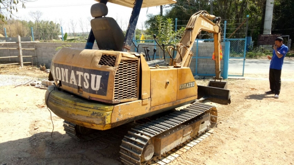ขายด่วนรถ แบคโฮ KOMATSU PC30-UU-S รถสวย เครื่อวดี ช่วงล่างเต็ม