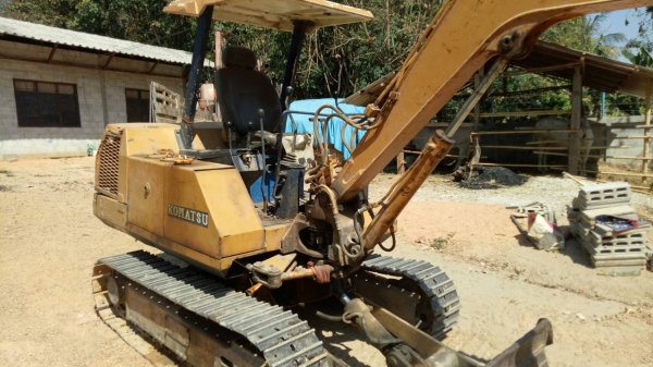 ขายด่วนรถ แบคโฮ KOMATSU PC30-UU-S รถสวย เครื่อวดี ช่วงล่างเต็ม