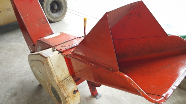 เครื่องสับกิ่งไม้ตัวเปล่า ราคา 13800 บาท สอบถามได้ ต่อรองได้ขายได้ขาย