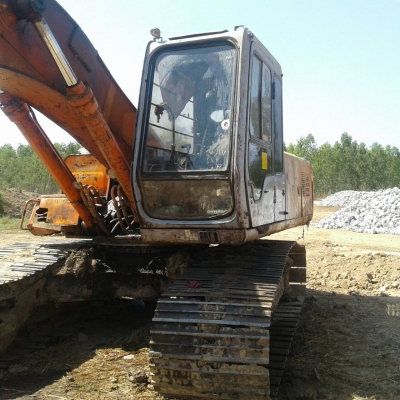 ขายด่วนแม็คโคร HITASHI EX200-2 รถสภาพพร้อมใช้งาน เครื่องเกียร์ดี โซ่ช่วงล่างสวย ไฟฟ้าอยู่ เอกสารสัญญาซื้อขาย