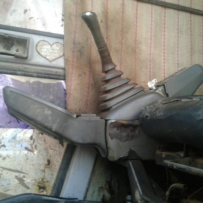 ขายด่วนแม็คโคร HITASHI EX200-2 รถสภาพพร้อมใช้งาน เครื่องเกียร์ดี โซ่ช่วงล่างสวย ไฟฟ้าอยู่ เอกสารสัญญาซื้อขาย