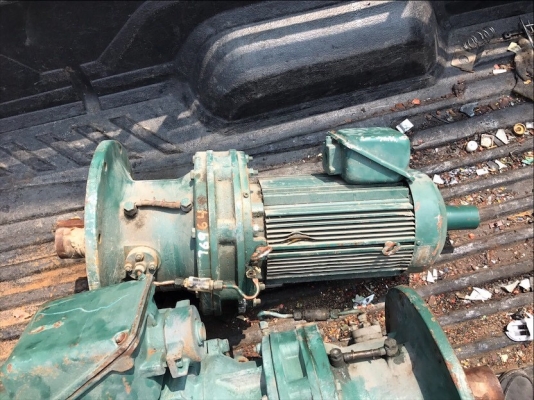 ขายเหมามอเตอร์เกียร์หน้าแปลน Sumitomo 30HP. / 15HP. สภาพเดิมๆ ถอดออกจากโรงงานครับ ขายเหมา 2ตัว ขายเหมามอเตอร์เกียร์หน้าแปลน Sumitomo 30HP. / 15HP. สภาพเดิมๆ ถอดออกจากโรงงานครับ ขายเหมา 2ตัว