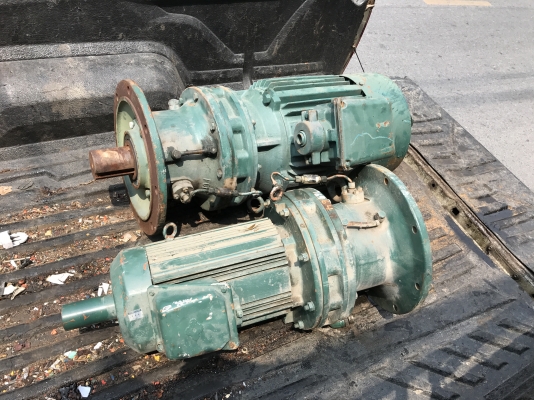 ขายเหมามอเตอร์เกียร์หน้าแปลน Sumitomo 30HP. / 15HP. สภาพเดิมๆ ถอดออกจากโรงงานครับ ขายเหมา 2ตัว
