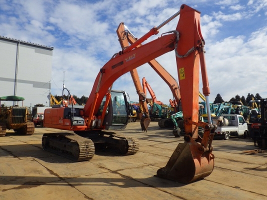Hitachi ZX200-E ปี 2011 สภาพสวยมาก นำเข้าจากญี่ปุ่น