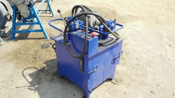 ** จัดส่งภูเก็ตครับ ** ปั้มน้ำมันไฮดรอลิค มอเตอร์ Mitsu 5 HP 380V ถังจุ 100 ลิตร พร้อมใช้งาน