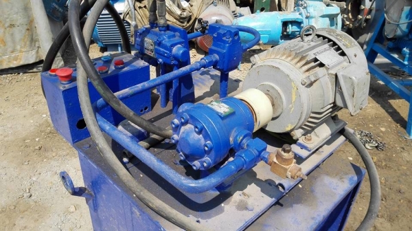 ** จัดส่งภูเก็ตครับ ** ปั้มน้ำมันไฮดรอลิค มอเตอร์ Mitsu 5 HP 380V ถังจุ 100 ลิตร พร้อมใช้งาน