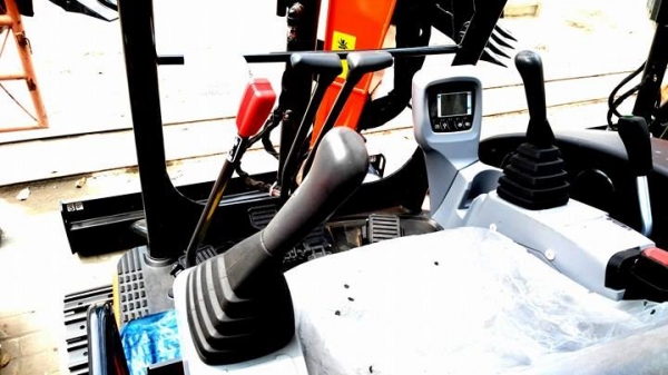 ใหม่!! รถขุดเล็กคูโบต้า U35 และ U55 ใหม่!! รถขุดเล็กคูโบต้า U35 และ U55