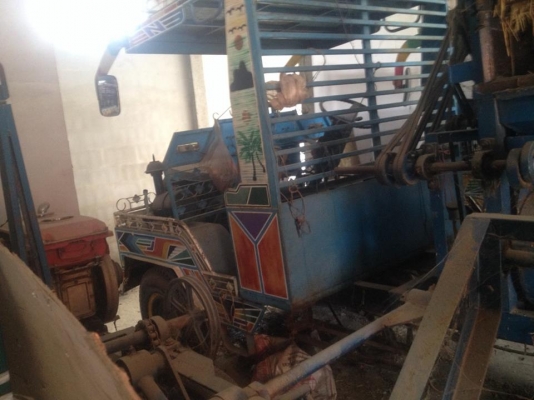 รถอีแต๋นติดเครื่องสีข้าว