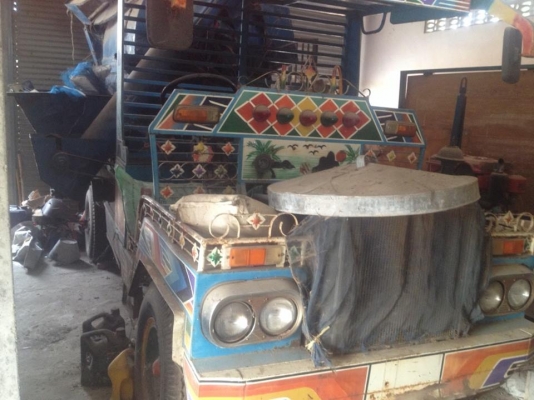 รถอีแต๋นติดเครื่องสีข้าว