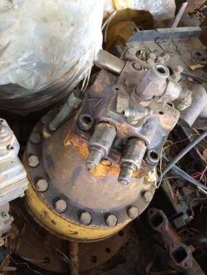 โป๊ะสวิง KOBELCO SK120-3 เก่า ไม่มีมอเตอร์ ราคา 50,000 บาท