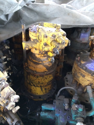 โป๊ะสวิง KOBELCO SK200-2 เก่า ราคา 80,000 บาท