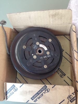 ขายครัชคอมแอร์ fortuner/ vigo อุปกรณ์ครบ ขอโตโยตาแท้ ขาย 2,000  บาท  line id= pontana191