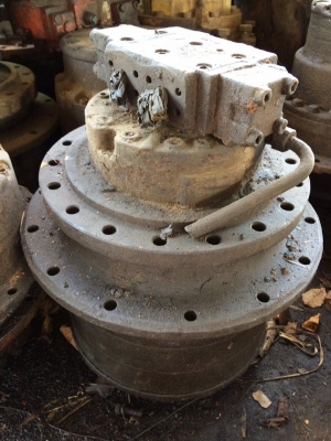 ตัวเดิน CAT240 เก่า ราคา 65,000 บาท