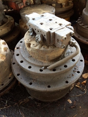 ตัวเดิน CAT240 เก่า ราคา 65,000 บาท