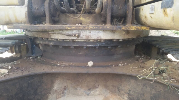 KOMATSU PC200-6 รถสวย ไฟฟ้าเต็ม โซ่ ลอเลอร์ ล้อนำ เอว พึ่งทำมาใหม่ พร้อมใช้งาน ราคาต่อรองได้ สนใจติด