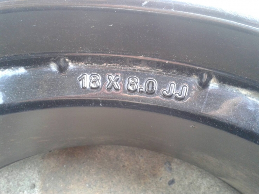 ขอบ18นิ้ว6รู ชุดนี้ ราคา 8200 บาท