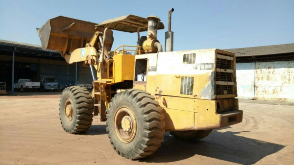 ขายด่วนรถตัก KOMATSU530 รถสวยสภาพพร้อมใช้งาน เครื่องปั้มดี ระบบดิดเบรก4ล้อ ยางสวยพร้อมใช้งาน เอกสารใบอินวอย