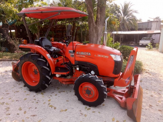 คูโบต้า L3008DT 4 WD ใบมีดดันหน้าช้าง ผานหลังช้าง
