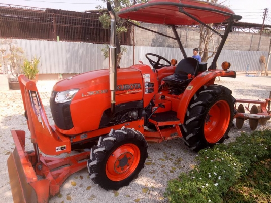 คูโบต้า L3008DT 4 WD ใบมีดดันหน้าช้าง ผานหลังช้าง