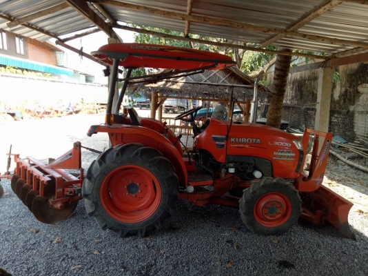 คูโบต้า L3008DT 4 WD ใบมีดดันหน้าช้าง ผานหลังช้าง