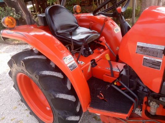 คูโบต้า L3008DT 4 WD ใบมีดดันหน้าช้าง ผานหลังช้าง