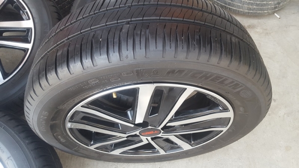 ขายล้อVIOS TRD15  พร้อมยางปี 16 4 ล้อ