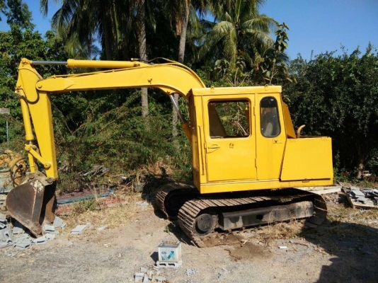 Komatsu PC60-1 ราคา  185,000 บาท เครื่องดี  ปั้มแรง โล่หนาเอวแน่น เอกสารชื่อขาย