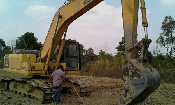 KOMATSU PC200-8 ราคา 1,680,000 บาท 6,xxx ชม. เครื่องดี่ ปัมดี โช่หนา เอวแน่น ไฟฟ้าครบ เอกสารเล่มทะเบียน