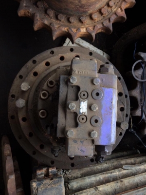 ตัวเดิน CAT325 เก่า ราคา 90,000 บาท